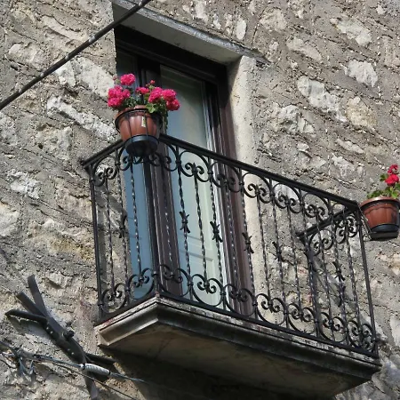 Casa Sarlo 3* Petina