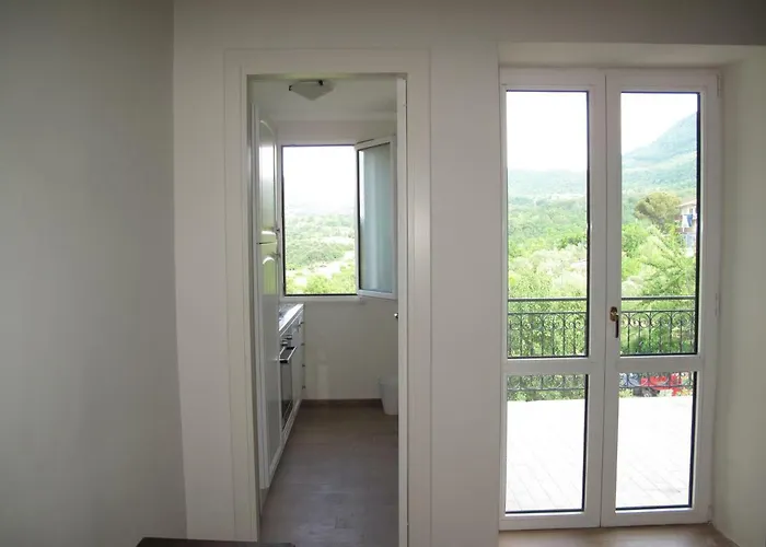 Casa Sarlo Hotel apartamentowy Petina